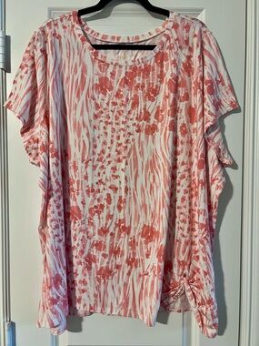 Coral Print Knot-Hem Top